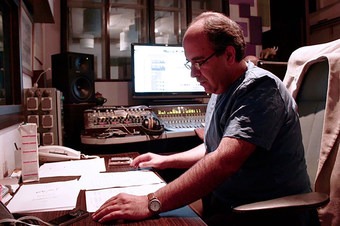 Omid Sayareh American Iranian music Composer and Santour Player in Los Angeles with moein, zoland