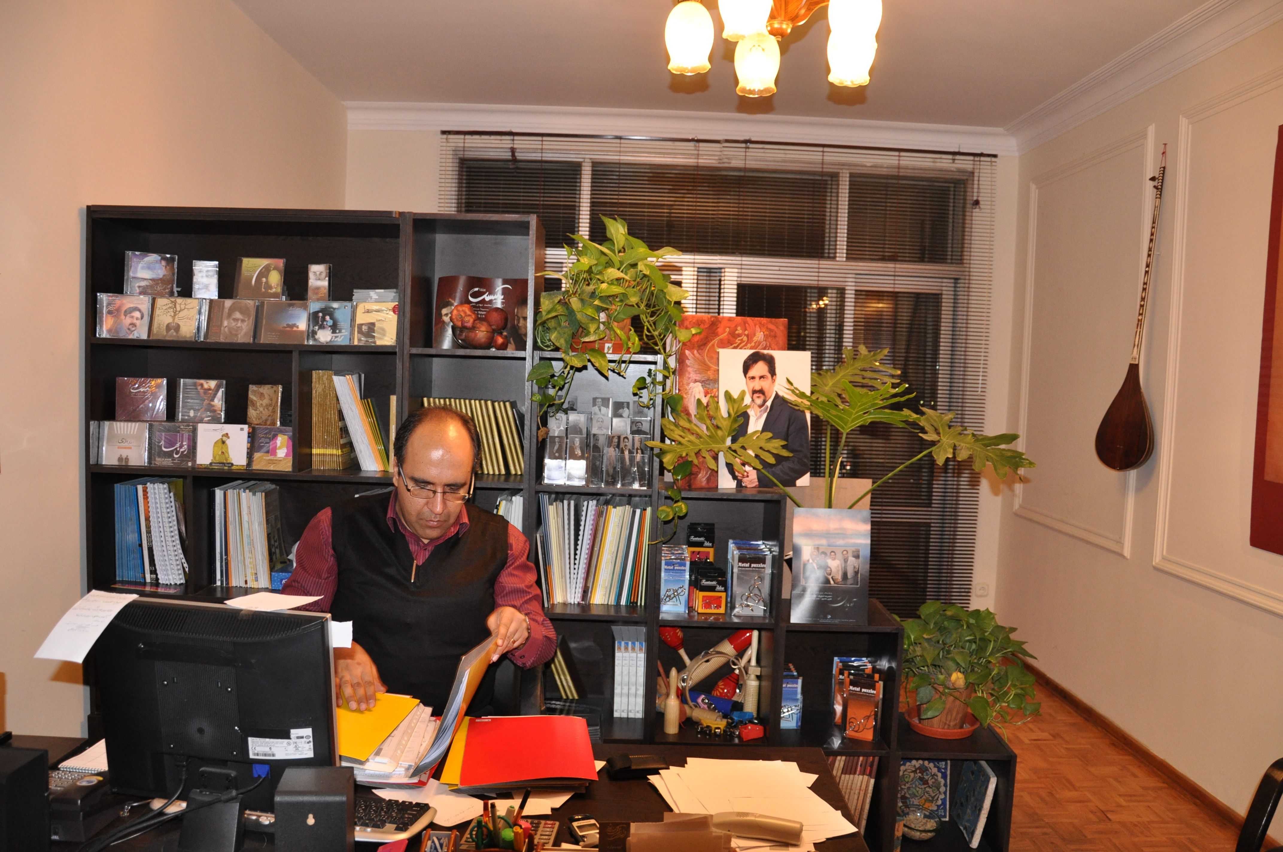 Omid Sayareh Iranian American Music Composed and Santour Player With Reza Yazdani and Nima Raziani, Studio Saba, 1999